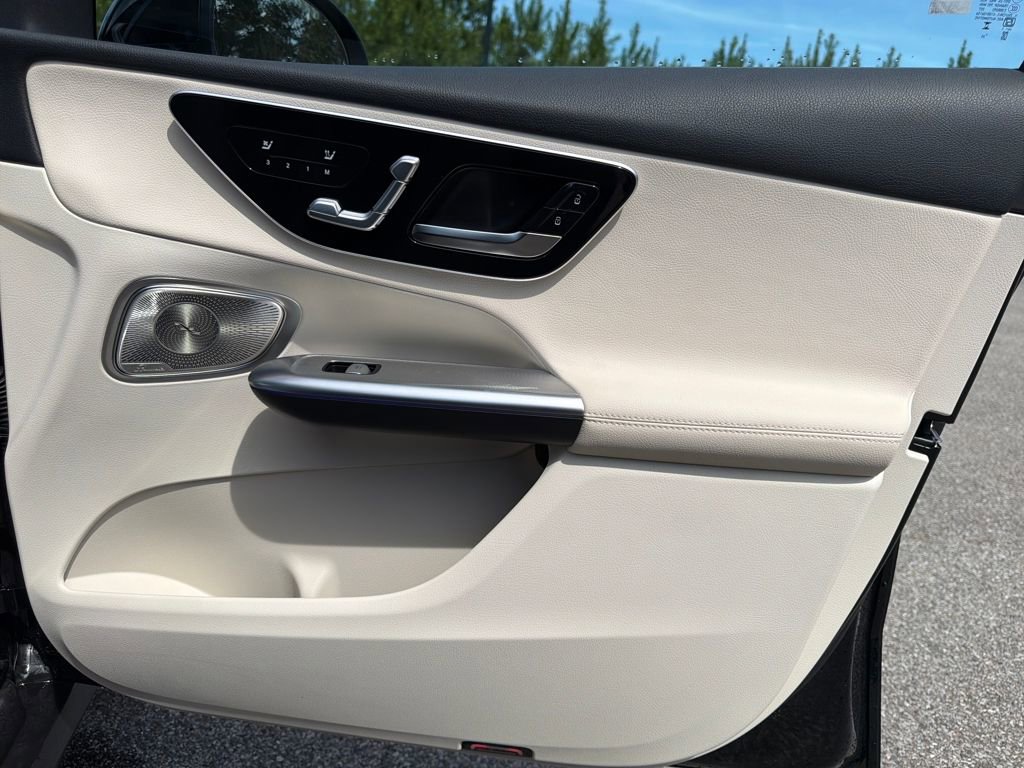 Used 2026 Mercedes-Benz GLC 300 image 35