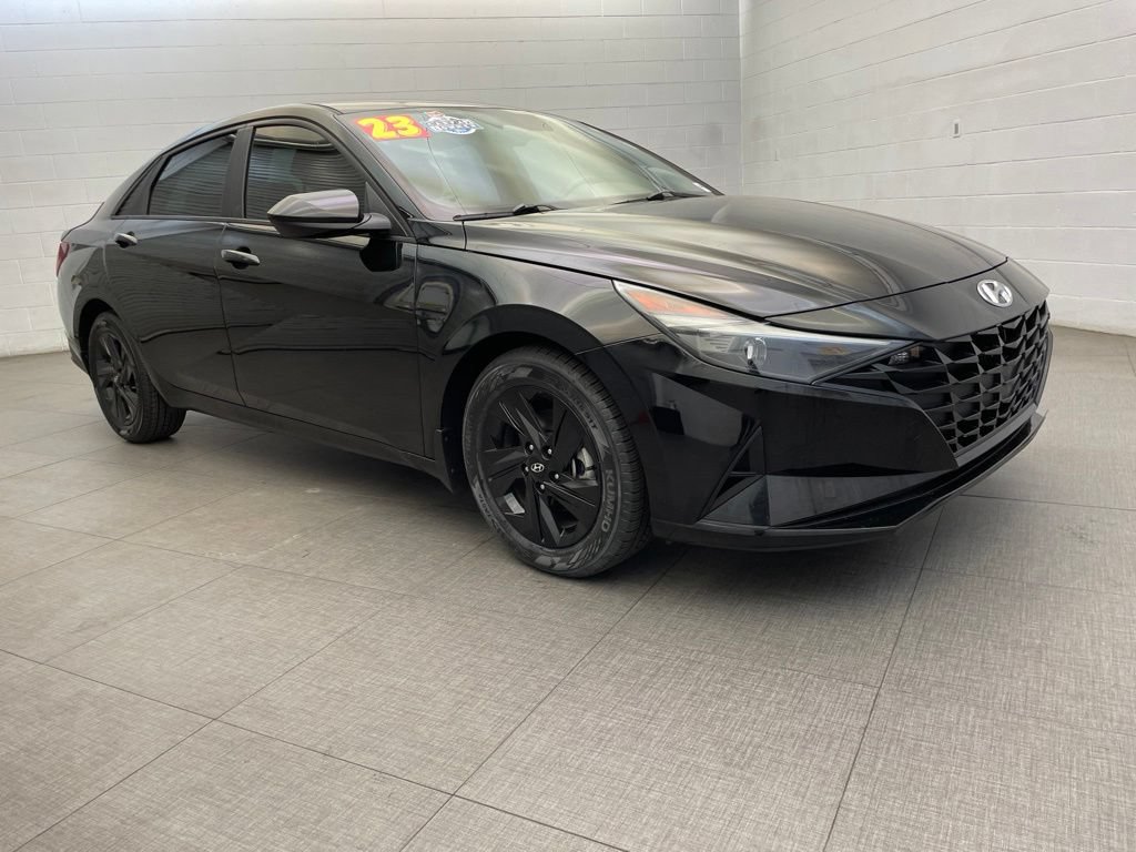 Used 2023 Hyundai Elantra SEL FWD image 3