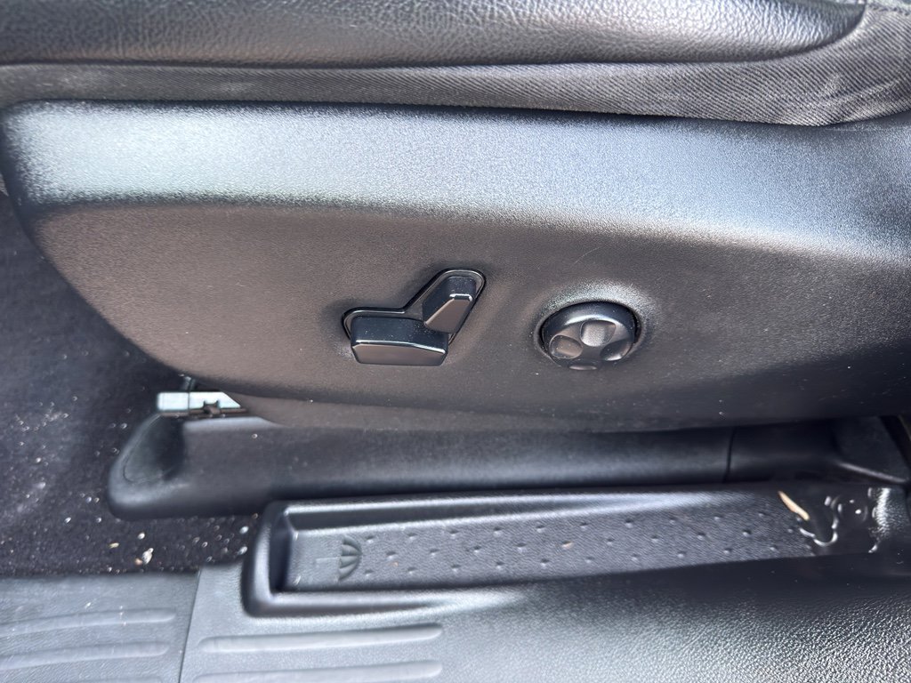 Used 2020 Chrysler Pacifica Touring-L Plus w/ Advanced Safetytec Group image 15