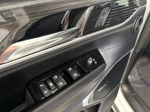 Used 2022 Jeep Wagoneer Series III AWD/4WD image 9