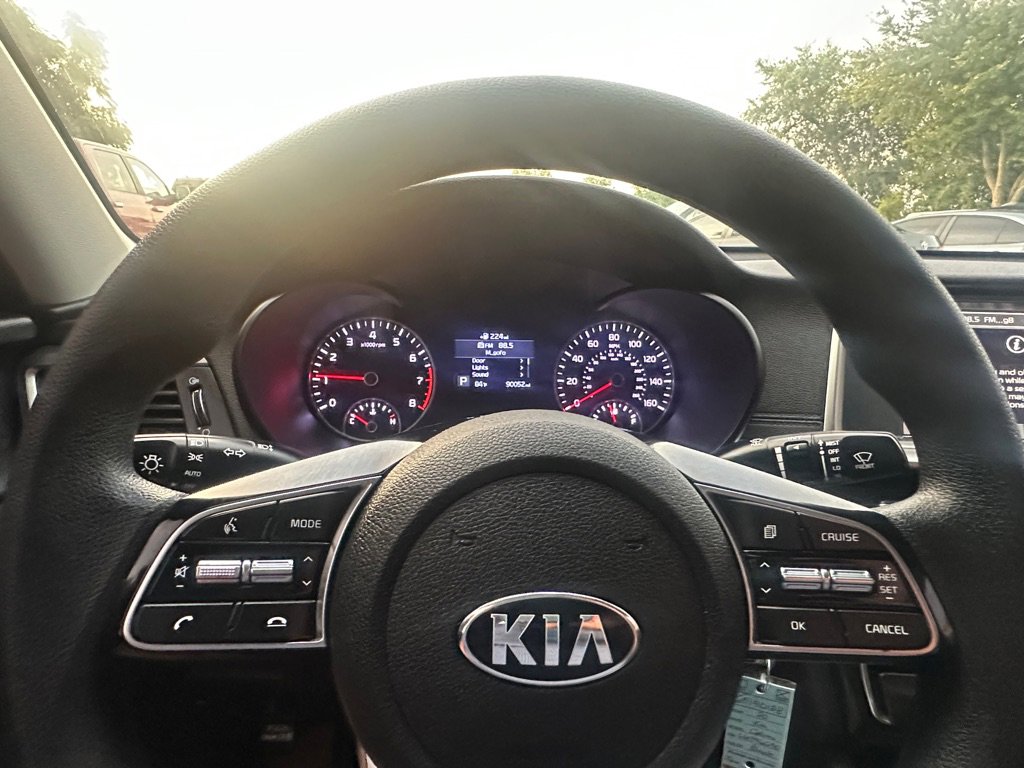 Used 2020 Kia Optima LX image 17