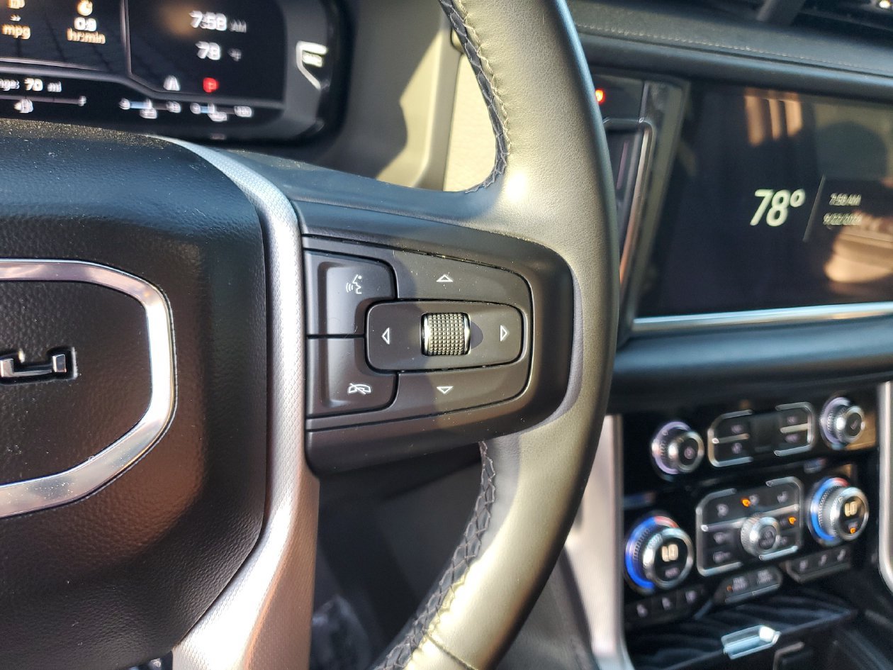 Used 2023 GMC Yukon XL Denali RWD image 26