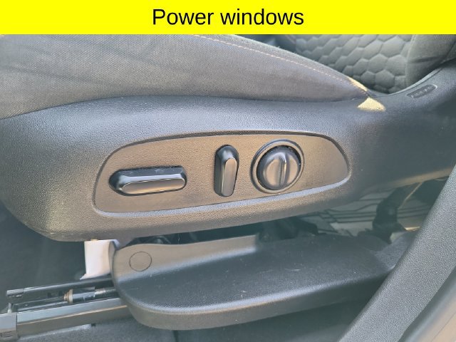 Used 2019 Chevrolet Equinox LT w/ Driver Convenience Package FWD image 23