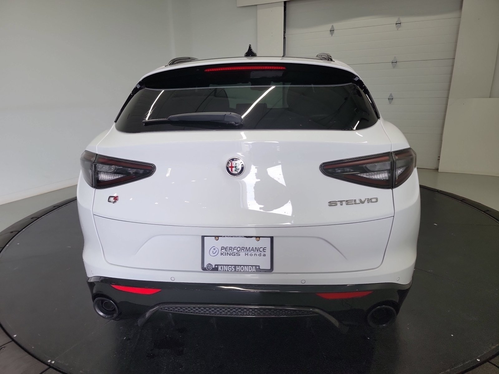 Used 2024 Alfa Romeo Stelvio Veloce AWD/4WD image 8