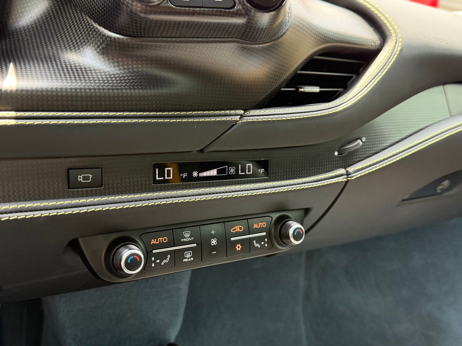 Used 2022 Ferrari F8 Tributo RWD image 38