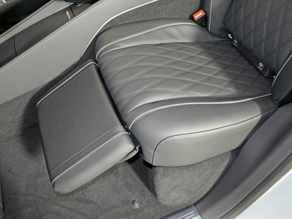 Used 2026 Mercedes-Benz Maybach GLS 600 4MATIC image 39