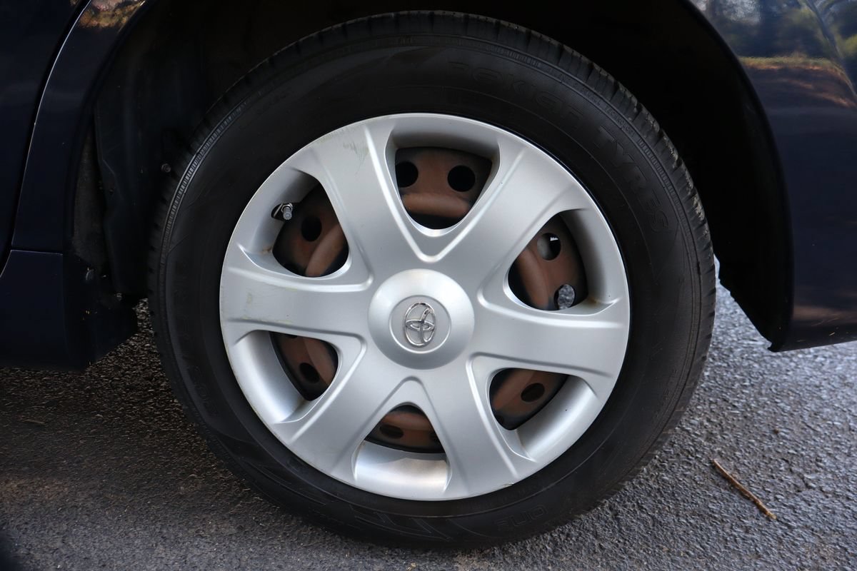 Used 2009 Toyota Matrix FWD image 39