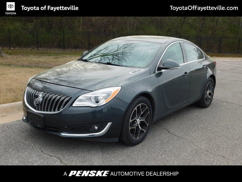 Used 2017 Buick Regal Sport Touring image 1