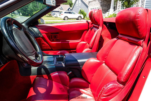 Used 1991 Chevrolet Corvette Convertible RWD image 32