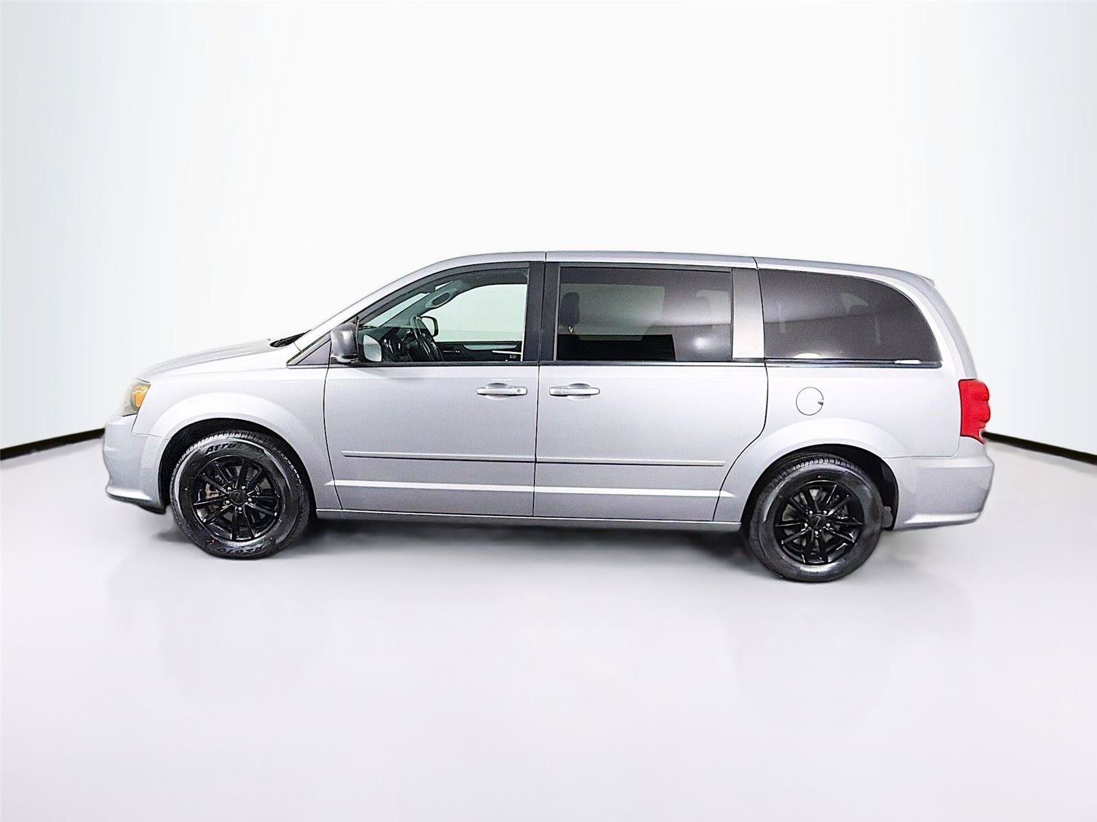 Used 2015 Dodge Grand Caravan SE w/ Quick Order Package 29E SE FWD image 8