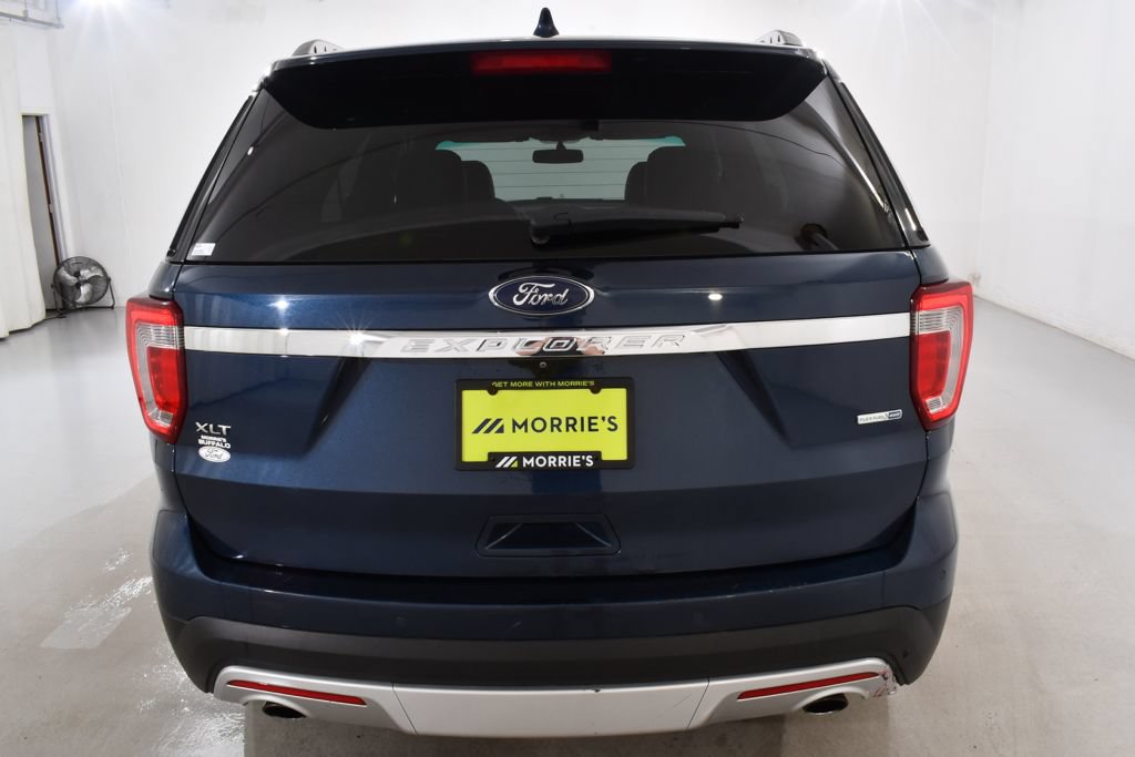 Used 2016 Ford Explorer XLT w/ Equipment Group 202A AWD/4WD image 13