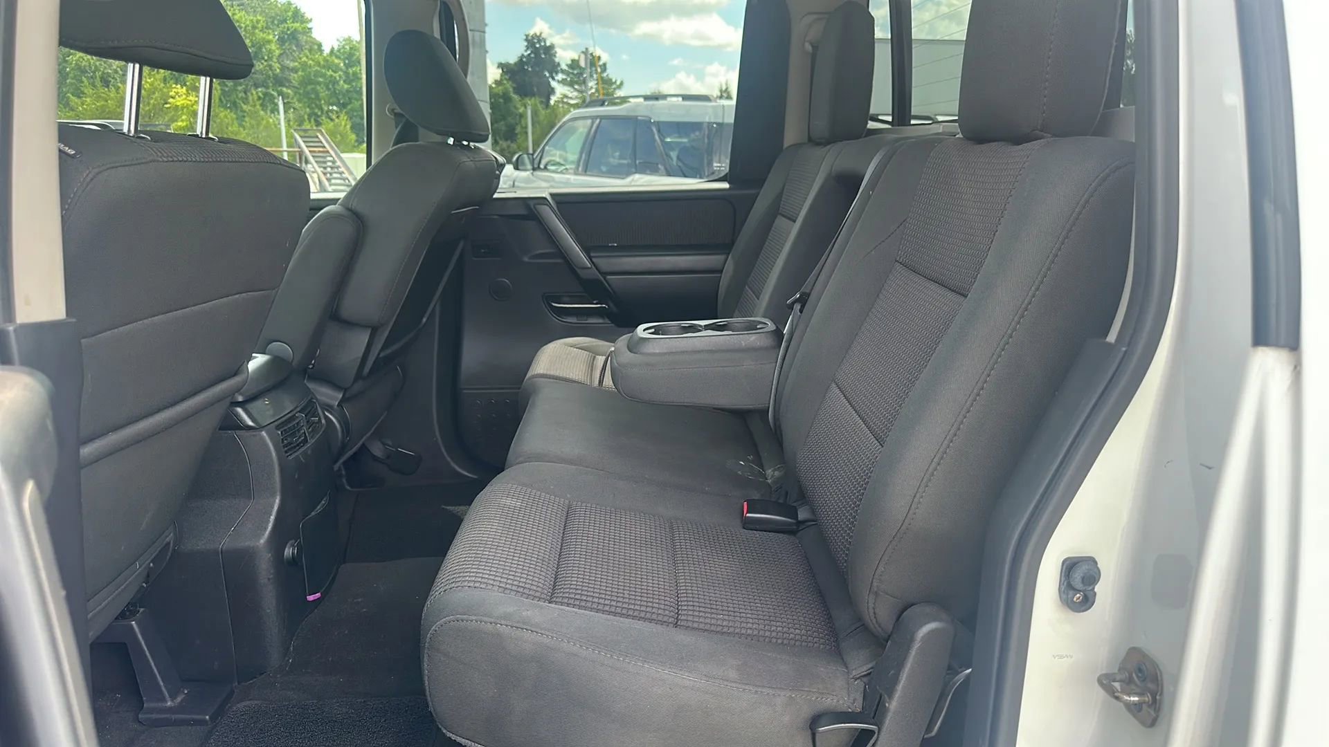 Used 2012 Nissan Titan SV w/ SV Value Truck Pkg image 11