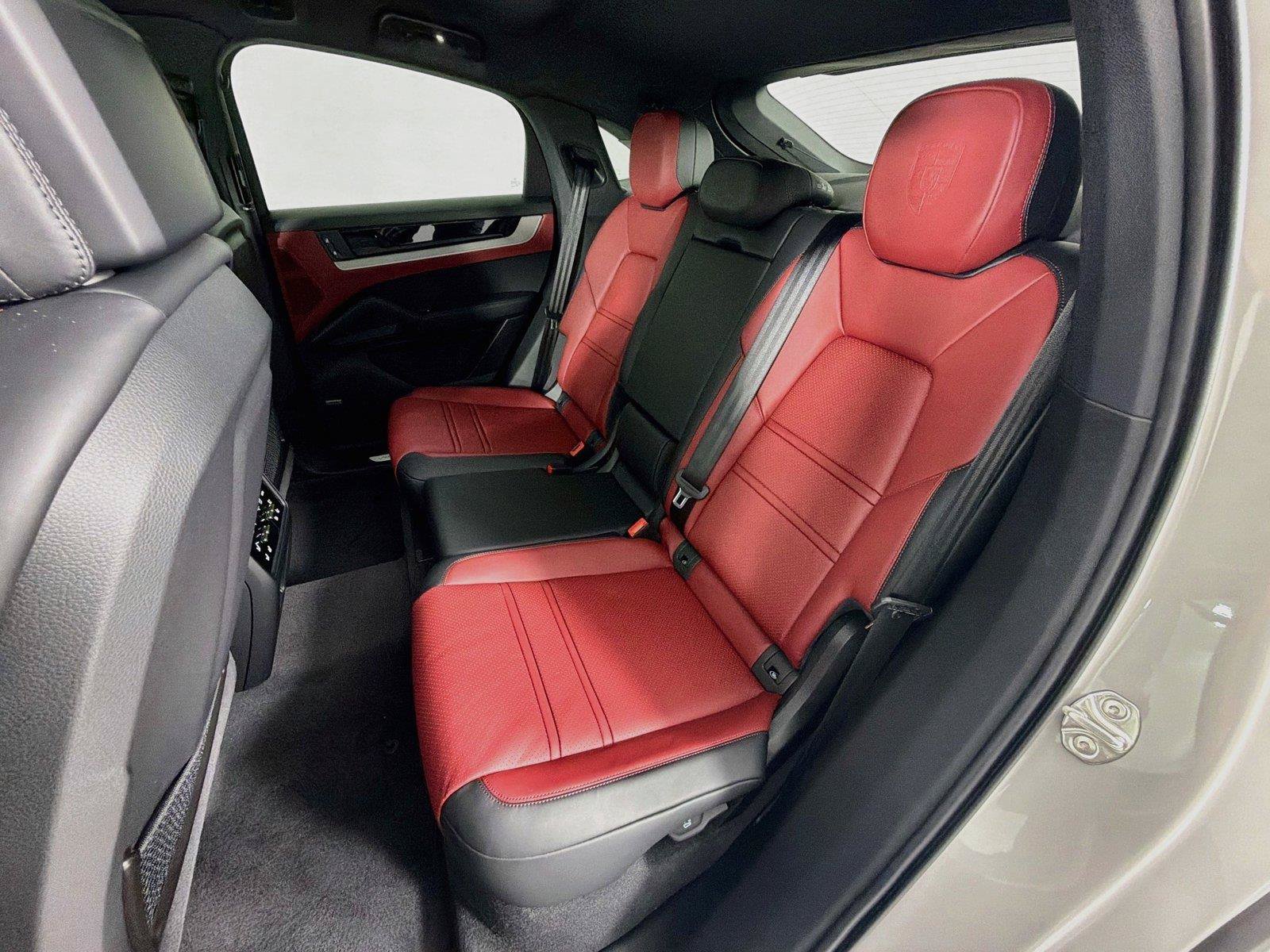 New 2026 Porsche Cayenne Coupe AWD/4WD image 23