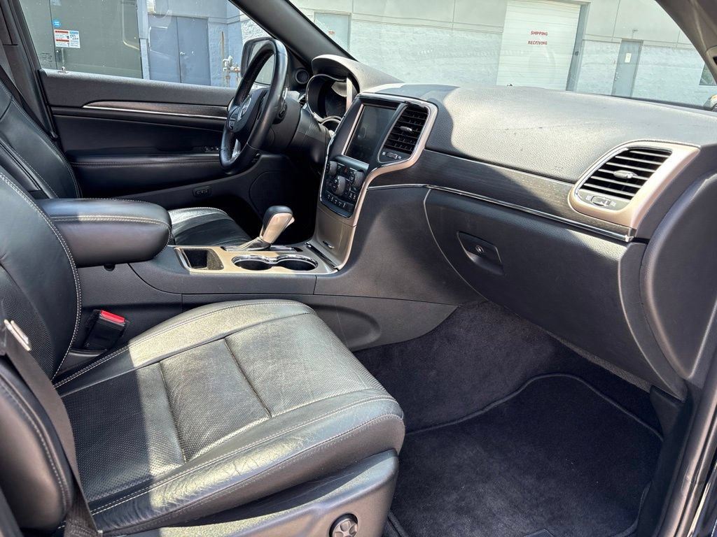 Used 2017 Jeep Grand Cherokee Limited w/ Luxury Group II RWD image 13