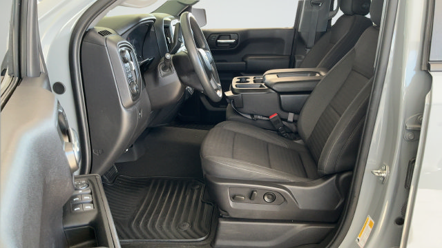 Used 2024 Chevrolet Silverado 1500 Custom w/ Turbomax Blackout Package AWD/4WD image 18