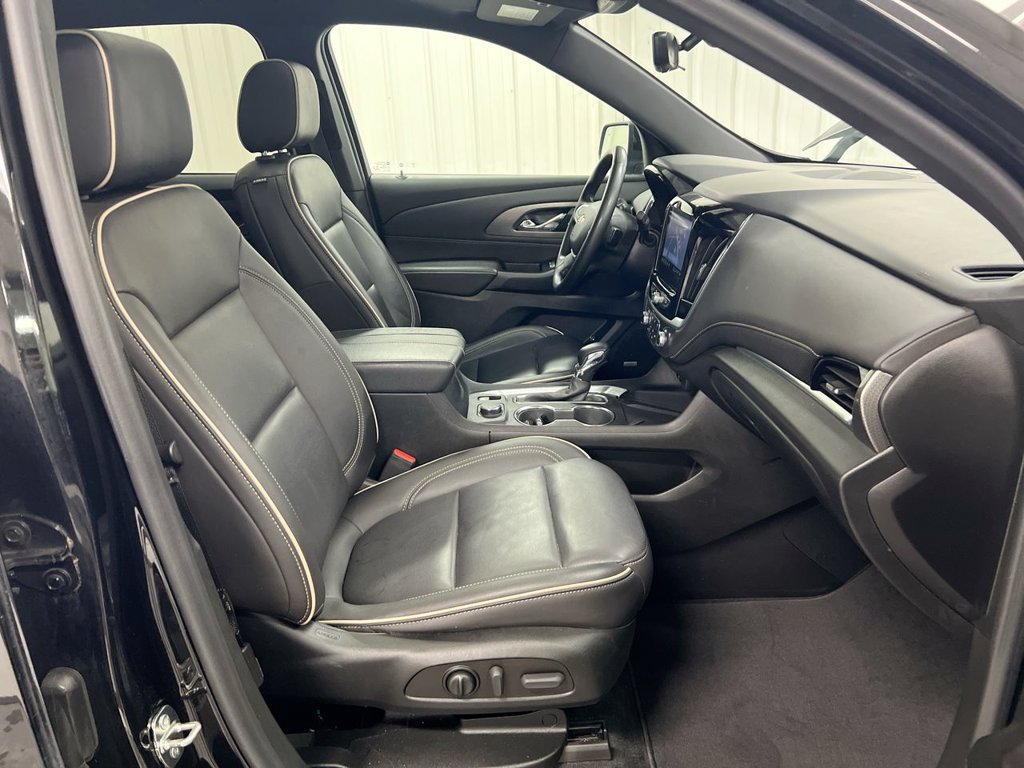 Used 2023 Chevrolet Traverse Premier AWD/4WD image 23