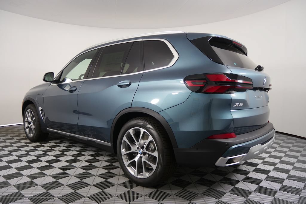 Certified 2026 BMW X5 xDrive50e w/ Premium Package AWD/4WD image 3
