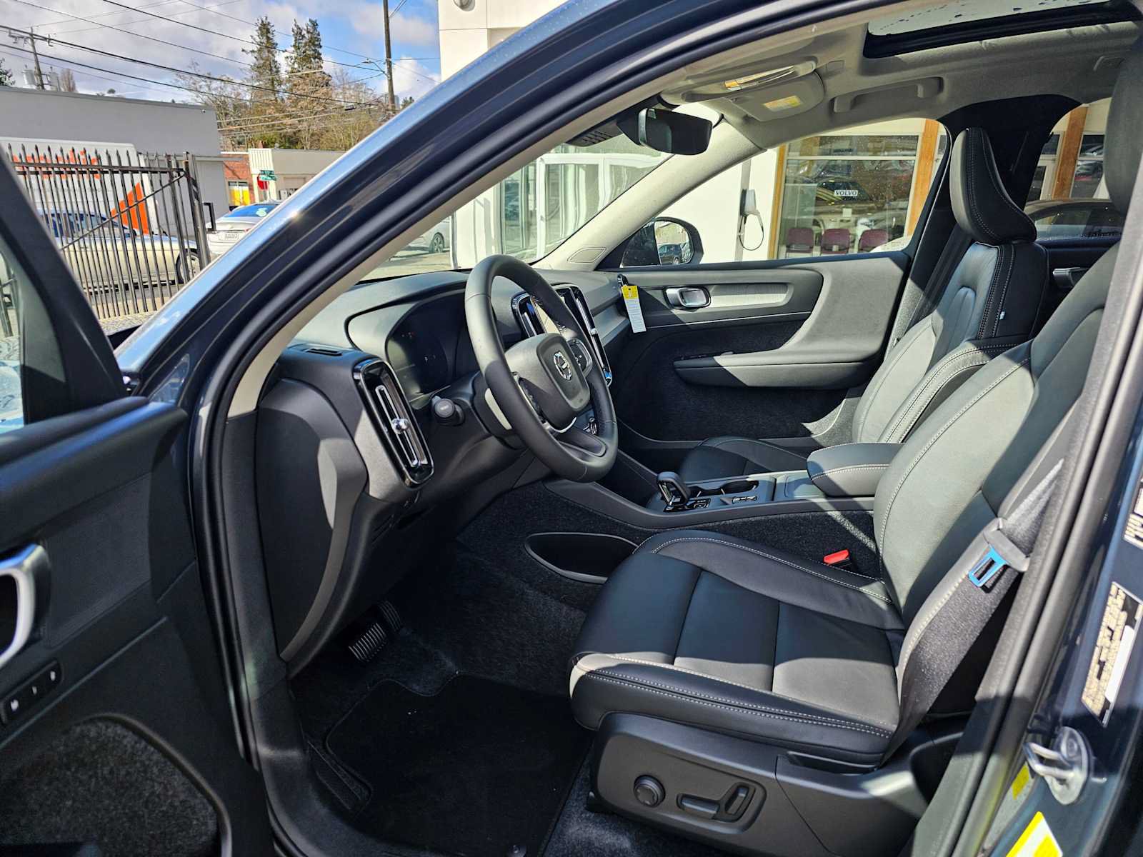 New 2026 Volvo XC40 B5 Core w/ Climate Package AWD/4WD image 23