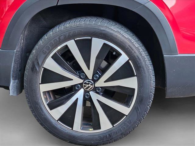 Used 2023 Volkswagen Taos SE FWD image 17