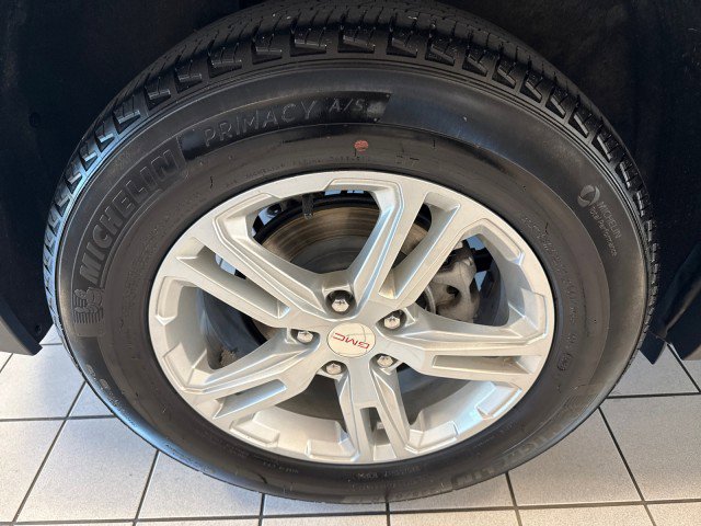 Used 2023 GMC Terrain SLE w/ Driver Convenience Package image 10