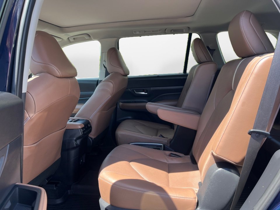 Certified 2024 Toyota Grand Highlander AWD image 13