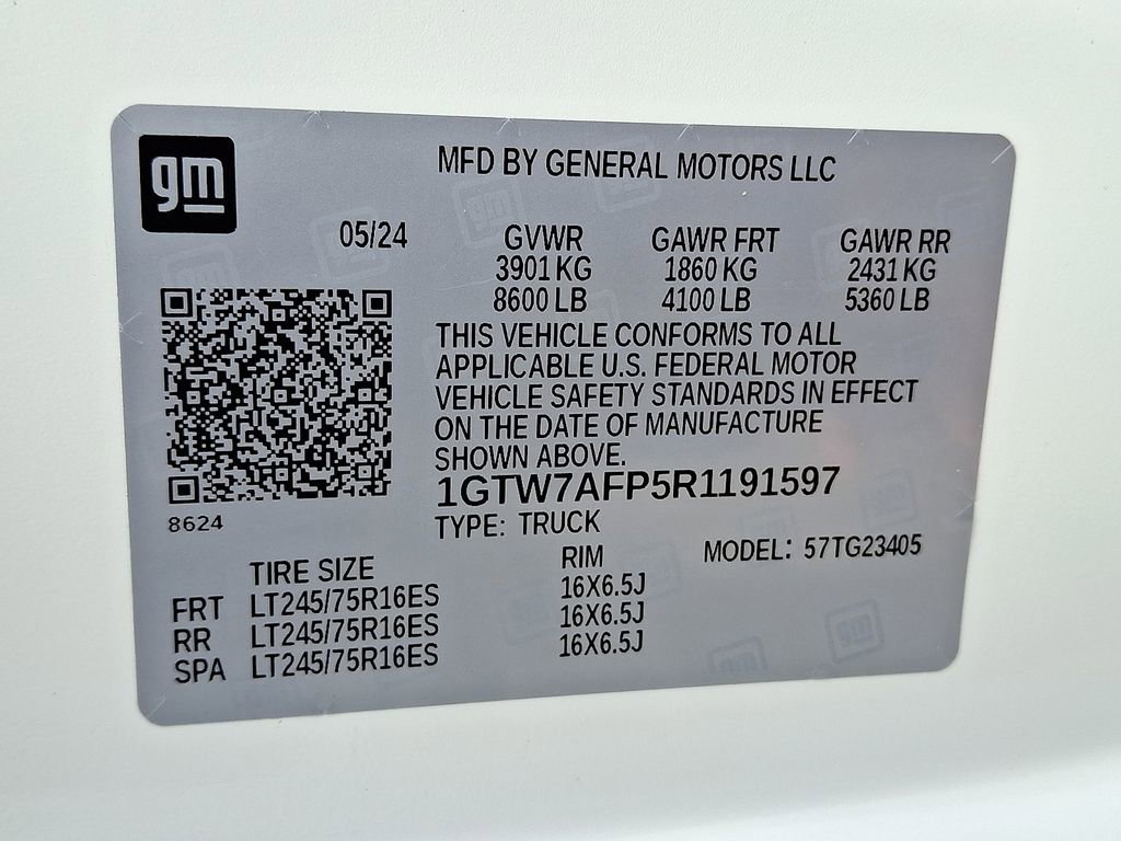 Certified 2024 GMC Savana 2500 w/ Driver Convenience Package image 30