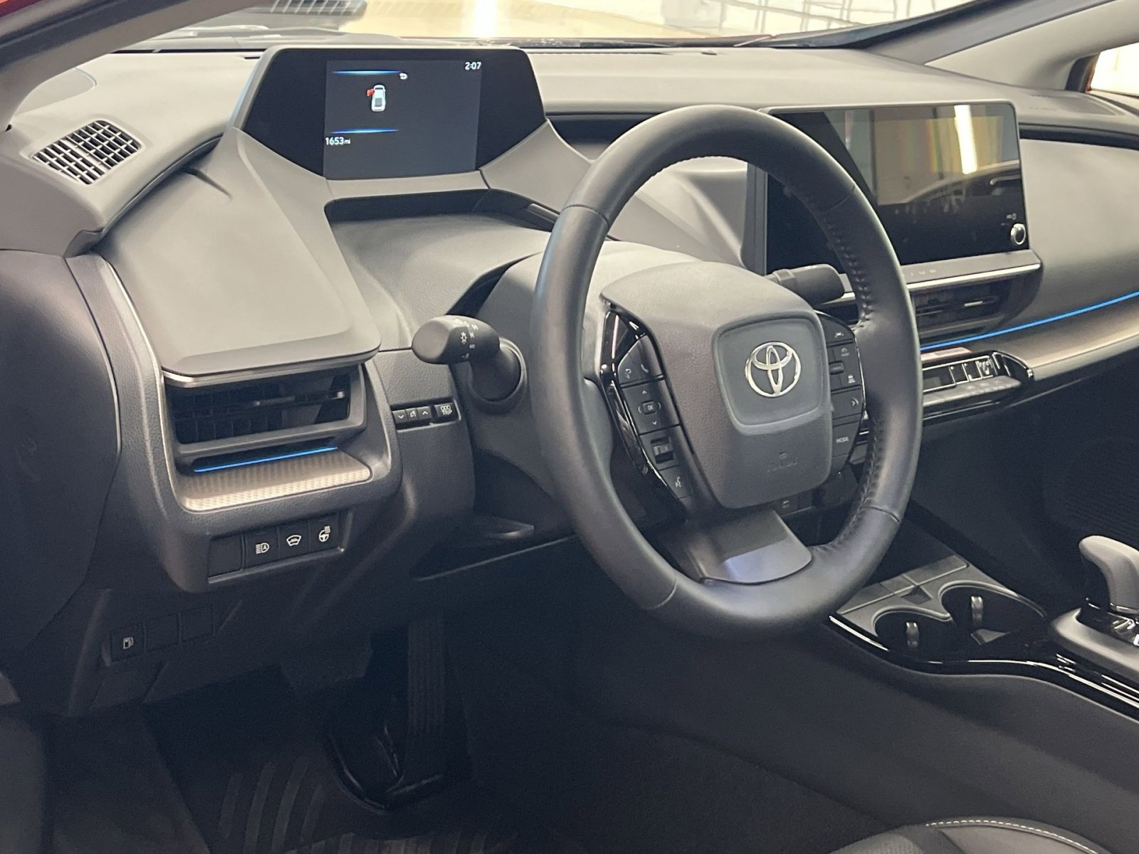 Used 2024 Toyota Prius XLE AWD/4WD image 14