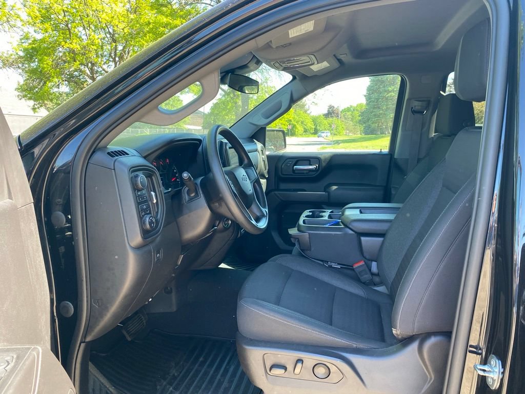 Used 2023 Chevrolet Silverado 1500 Custom Trail Boss w/ LPO, Dark Essentials Package AWD/4WD image 11