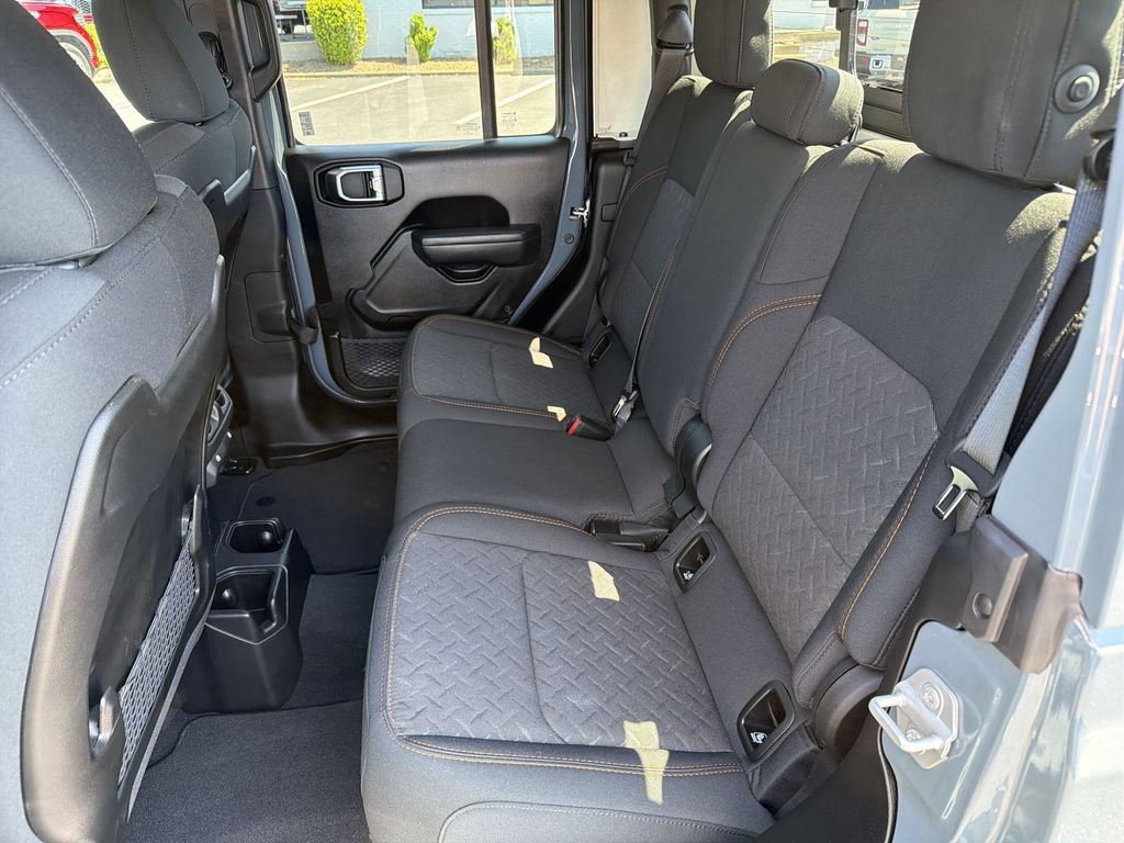 Used 2025 Jeep Gladiator Mojave w/ Convenience Group AWD/4WD image 27