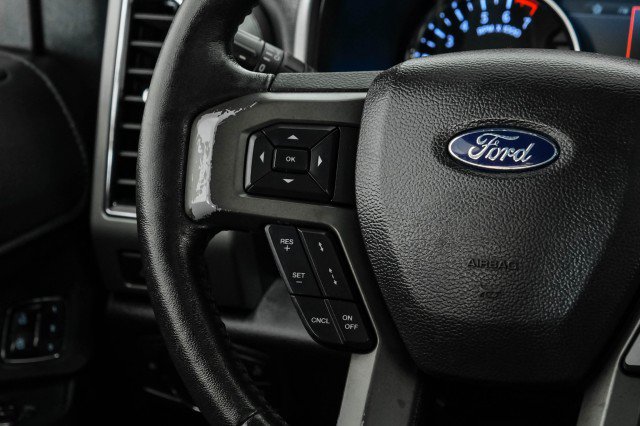 Used 2018 Ford Expedition XLT w/ Equipment Group 202A AWD/4WD image 15