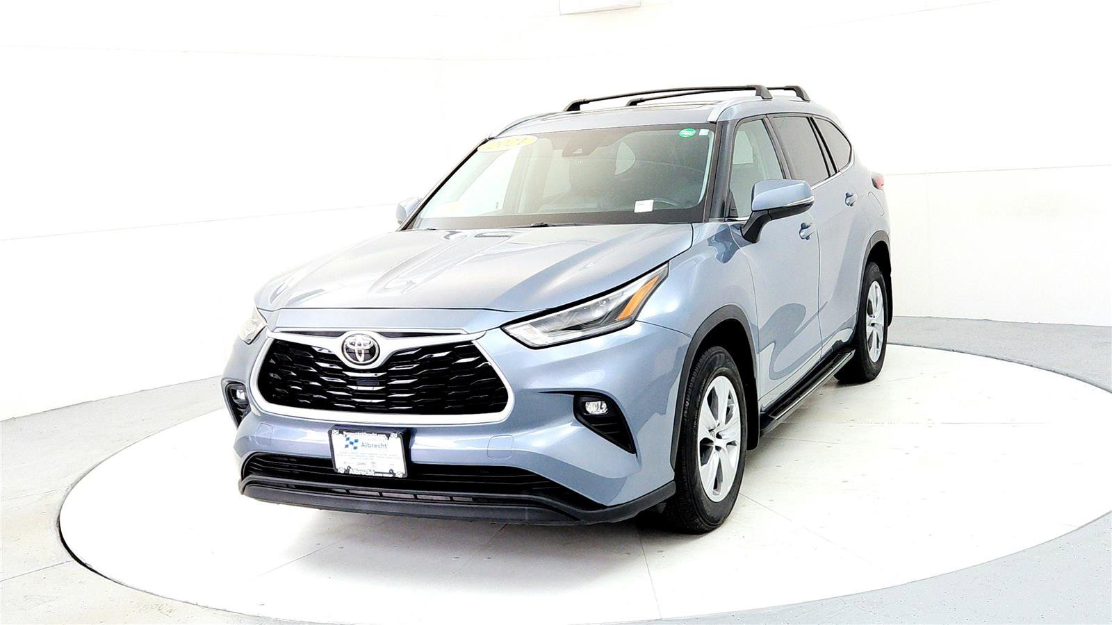 Certified 2021 Toyota Highlander XLE image 2