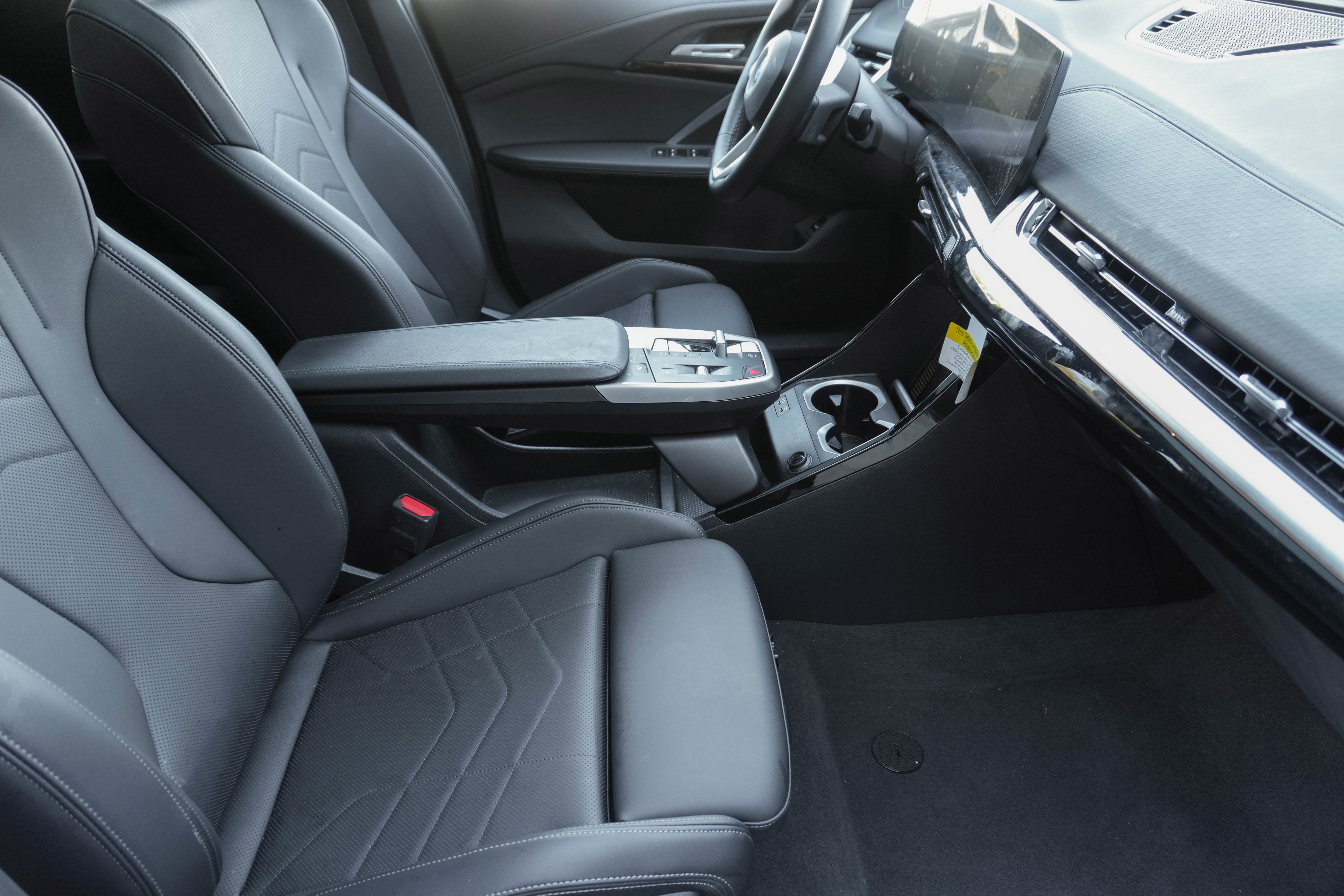 Certified 2025 BMW X2 xDrive28i image 11