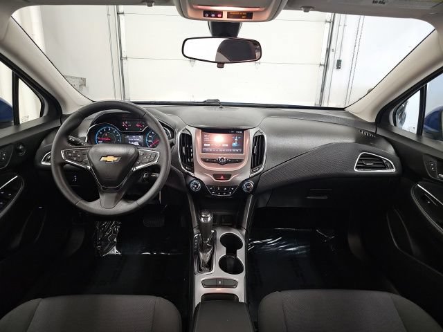 Used 2018 Chevrolet Cruze LT FWD image 29