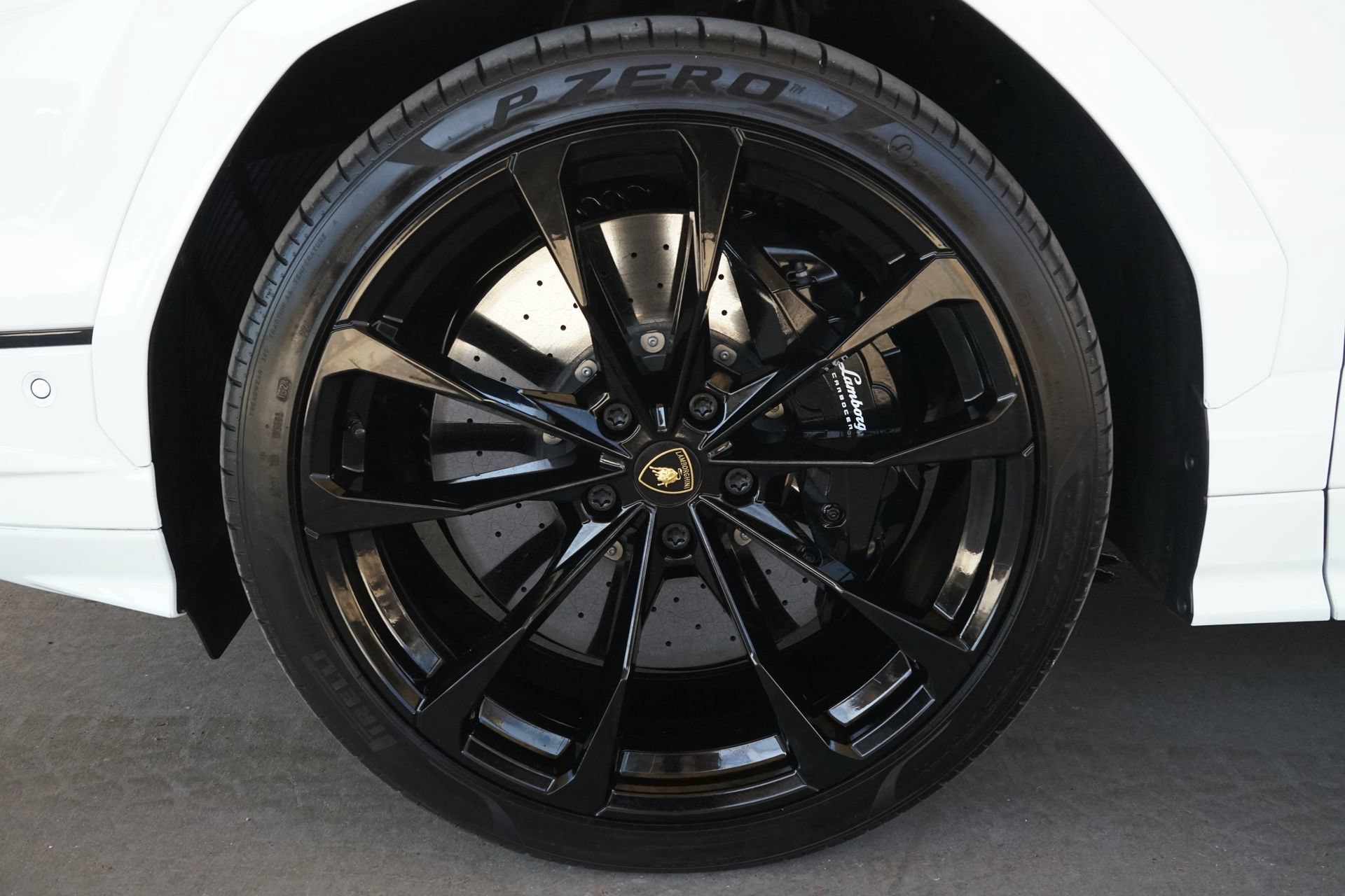 Used 2023 Lamborghini Urus S AWD/4WD image 35