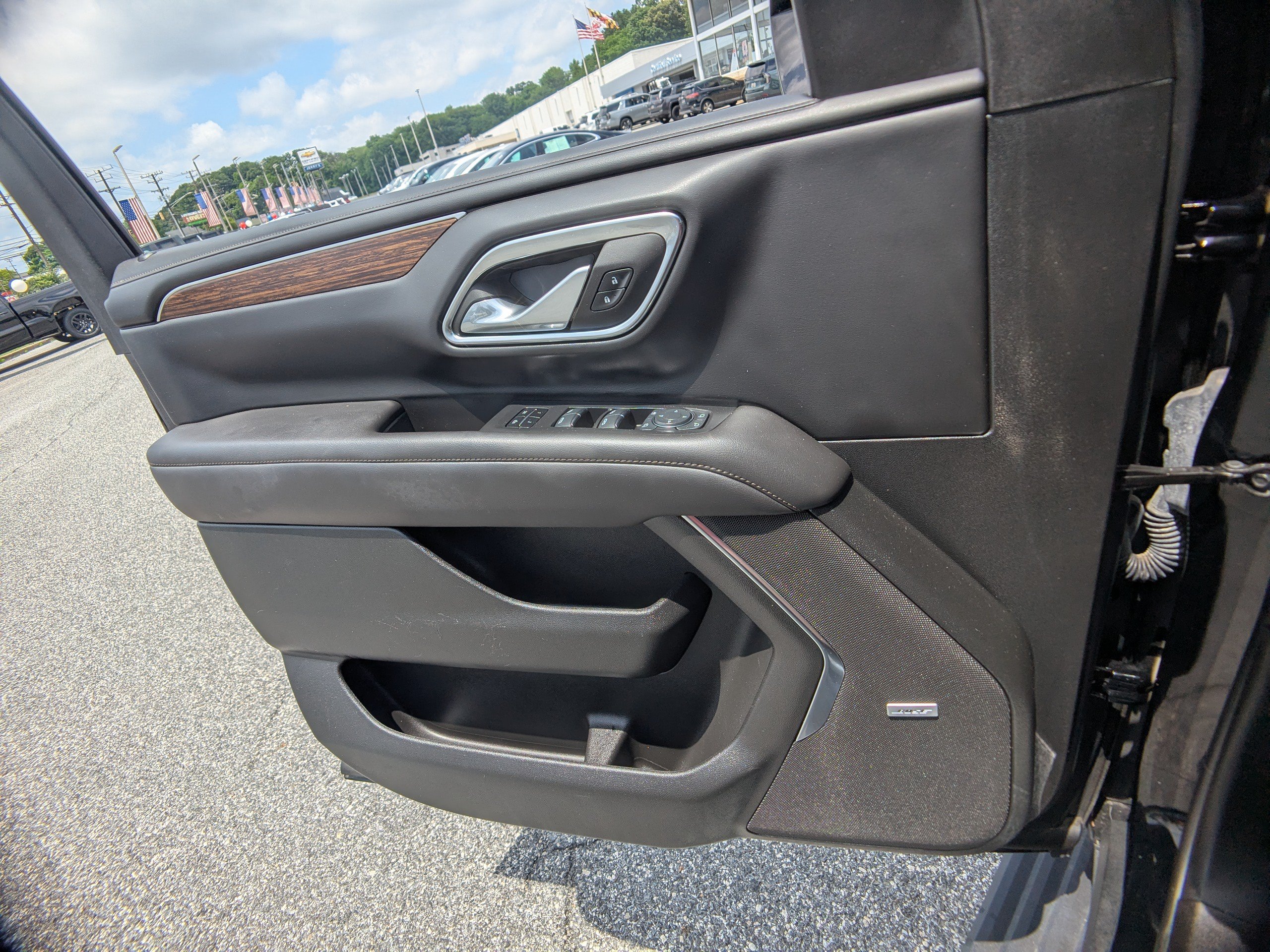 Used 2024 Chevrolet Tahoe High Country AWD/4WD image 24