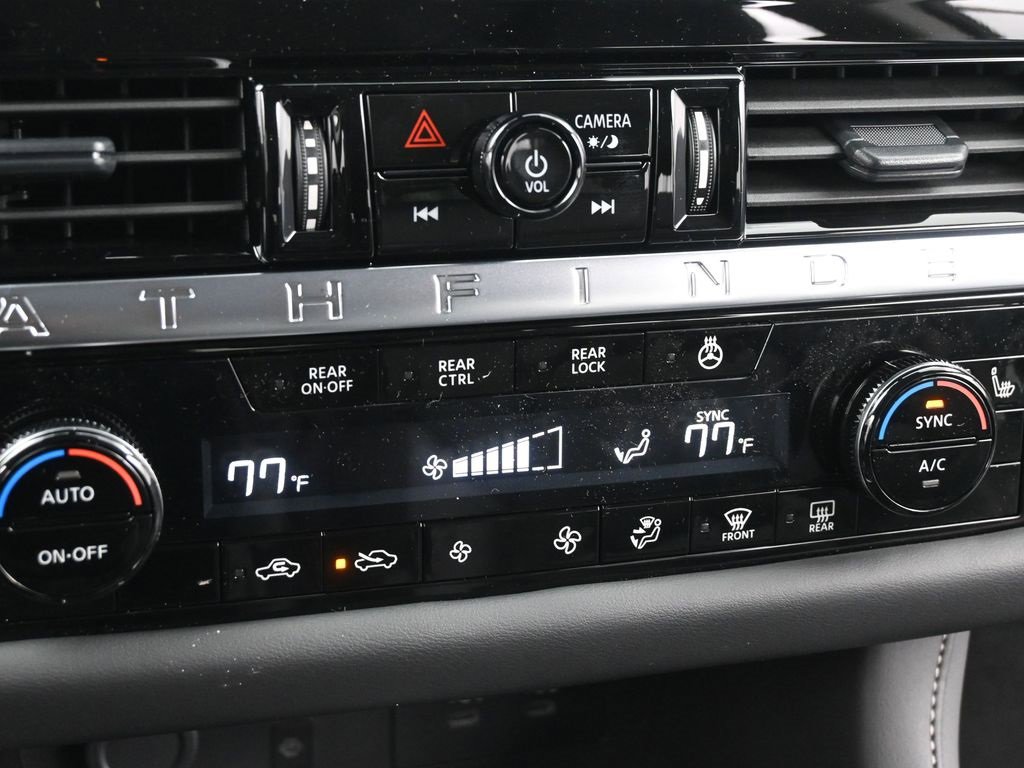 New 2026 Nissan Pathfinder SL image 11