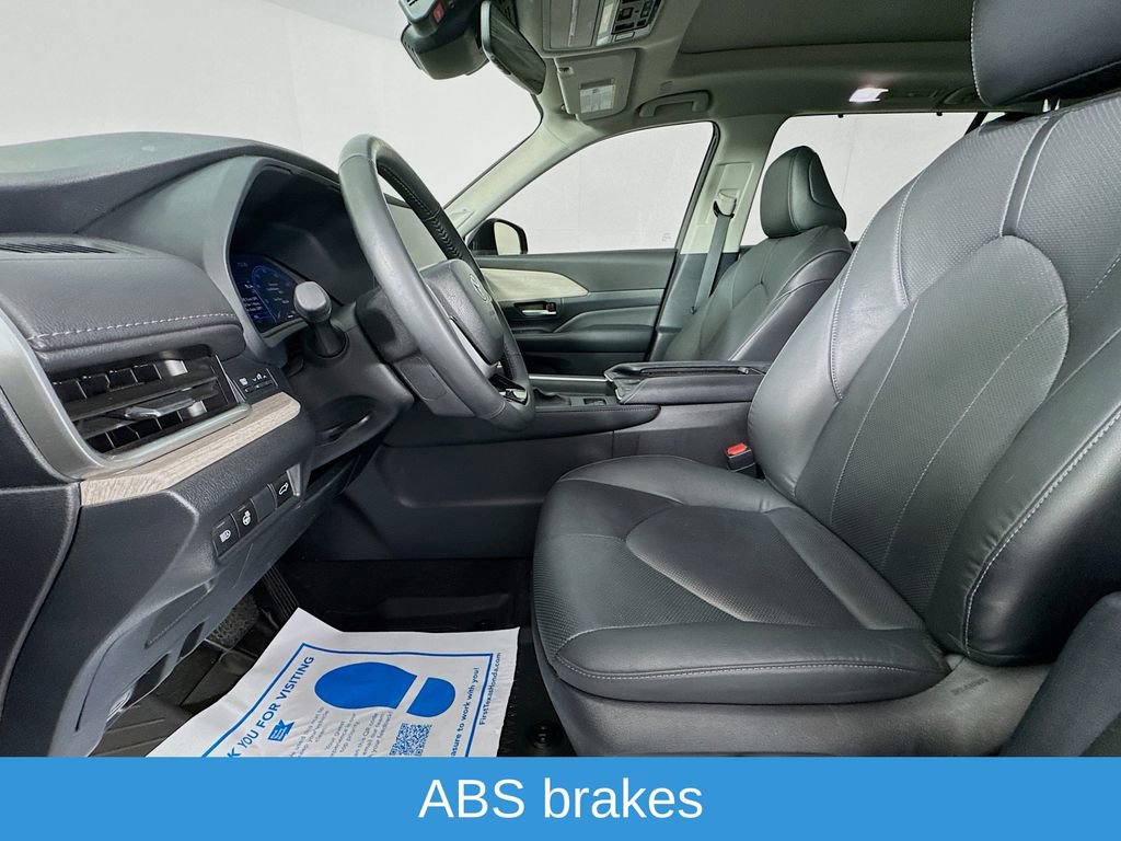 Used 2024 Toyota Grand Highlander Limited image 26