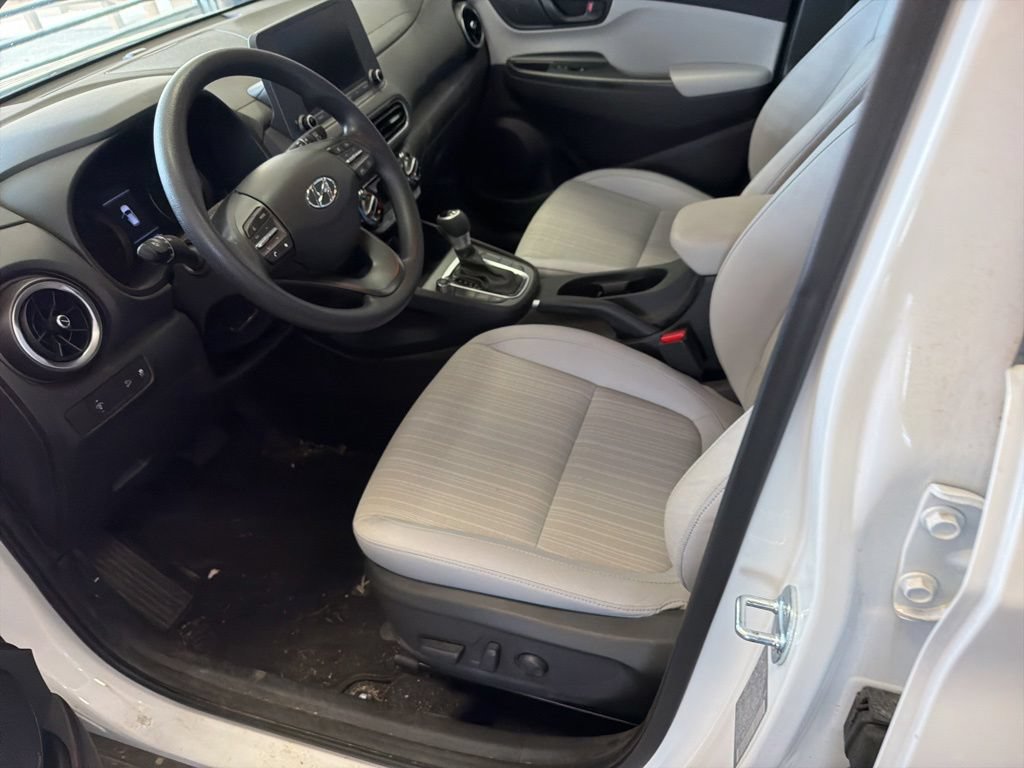 Used 2023 Hyundai Kona SEL AWD/4WD image 3