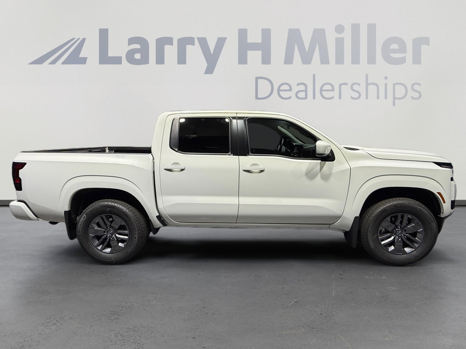 New 2026 Nissan Frontier SV image 6