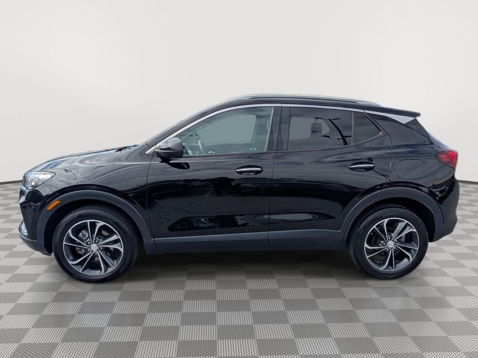 Used 2022 Buick Encore GX Essence w/ Advanced Technology Package AWD/4WD image 2