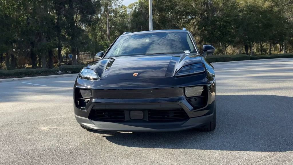 New 2025 Porsche Macan 4S Electric image 3