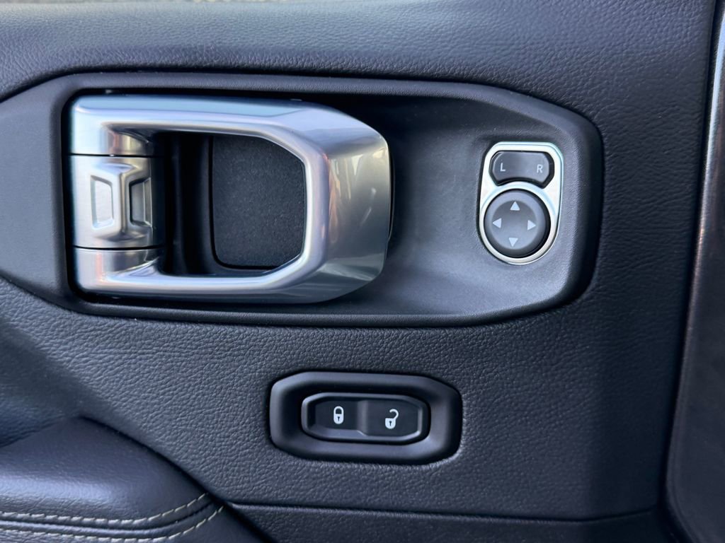 Used 2022 Jeep Wrangler Unlimited Sahara image 20