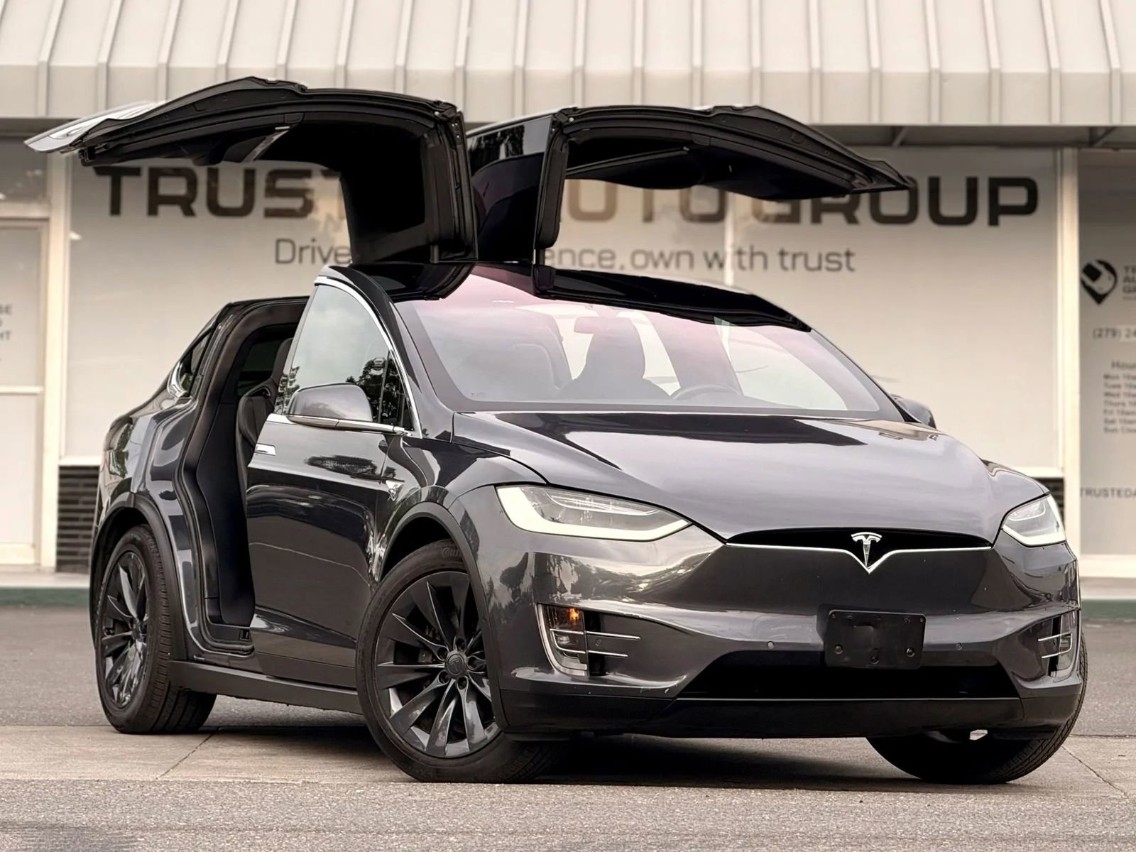 Used 2016 Tesla Model X 90D AWD/4WD image 2