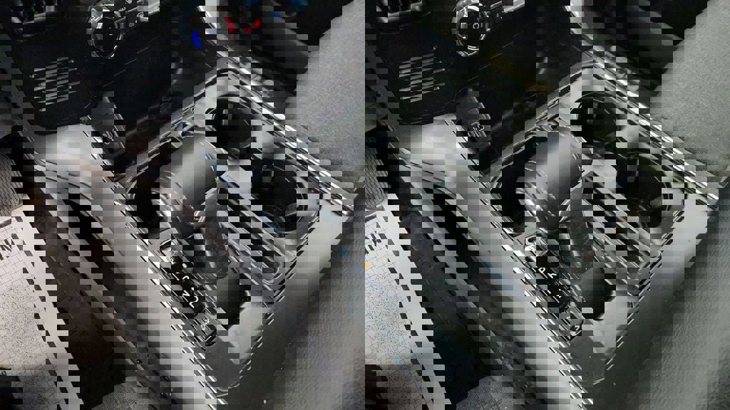 Used 2025 Ford F150 Lightning XLT image 13