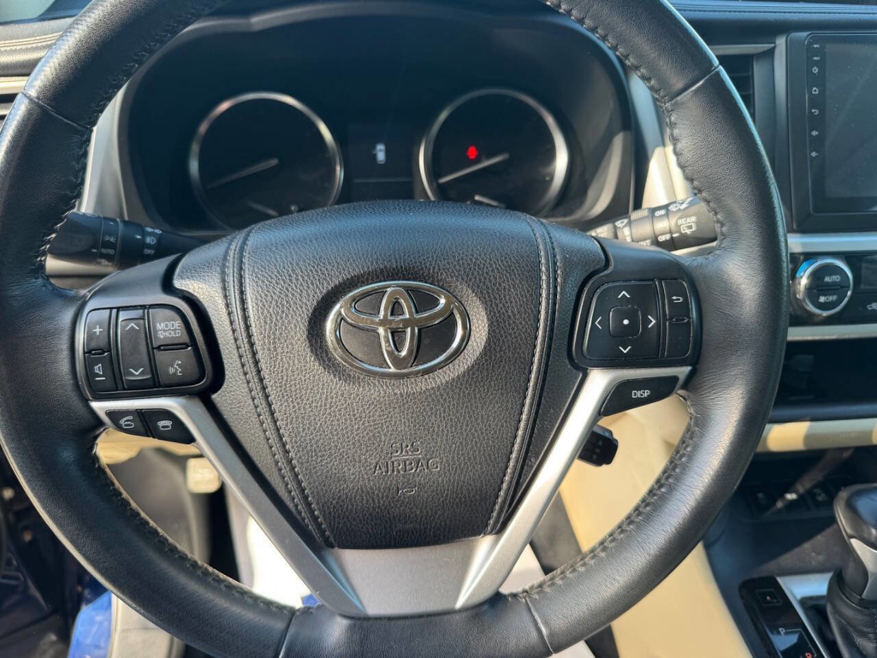 Used 2014 Toyota Highlander Plus AWD/4WD image 9