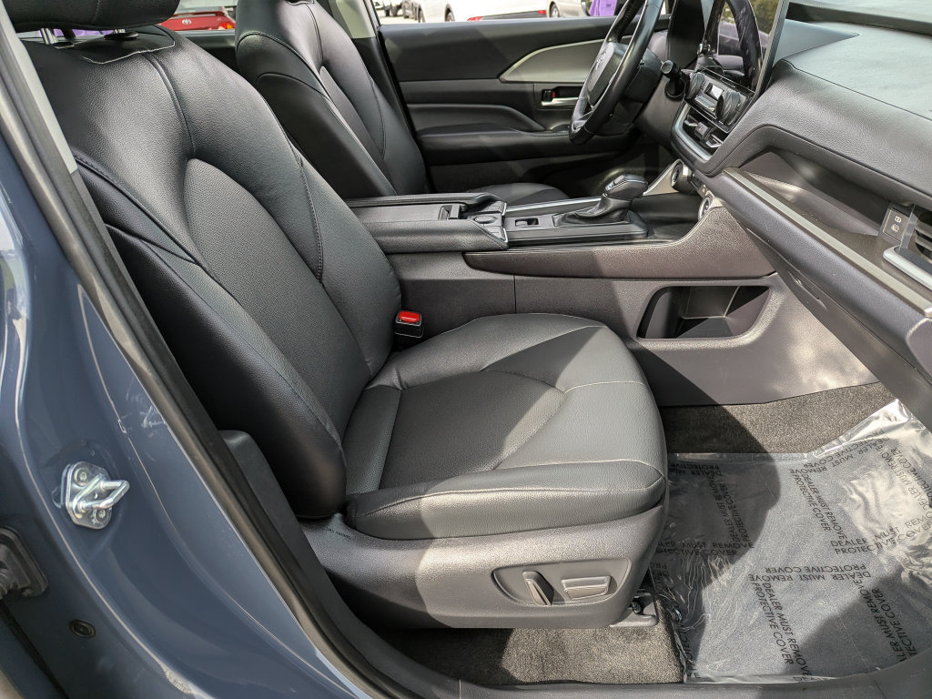 Used 2025 Toyota Grand Highlander AWD image 33