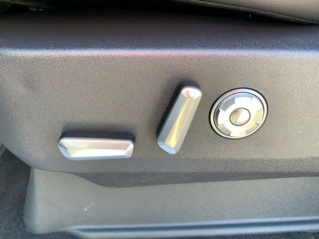 New 2026 Lincoln Navigator Reserve AWD/4WD image 16