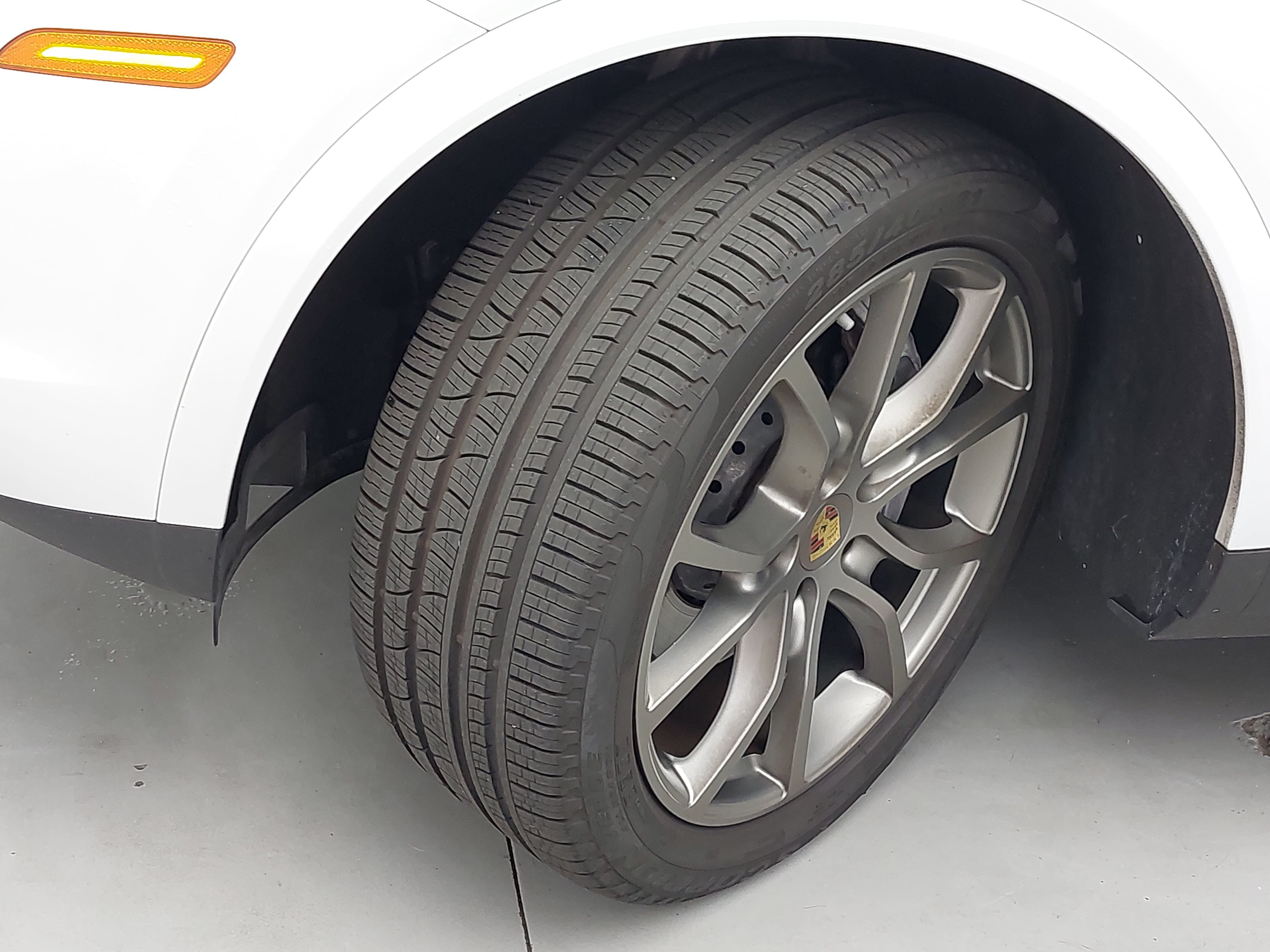Certified 2023 Porsche Cayenne Platinum Edition AWD/4WD image 35