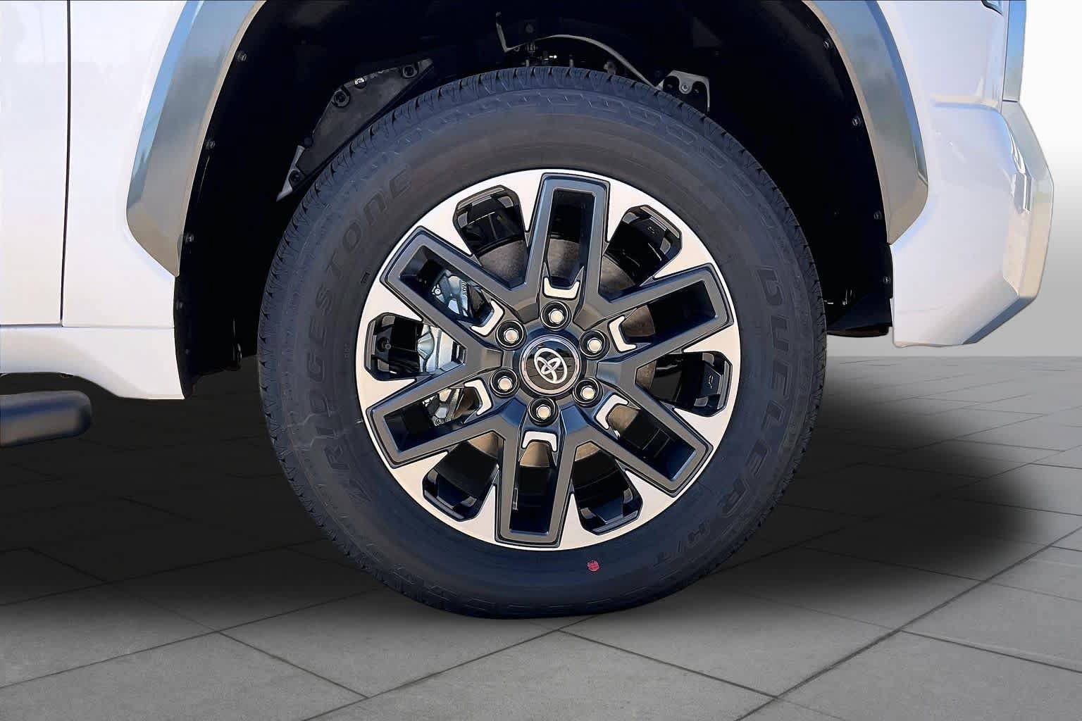 New 2026 Toyota Tundra Limited AWD/4WD image 12