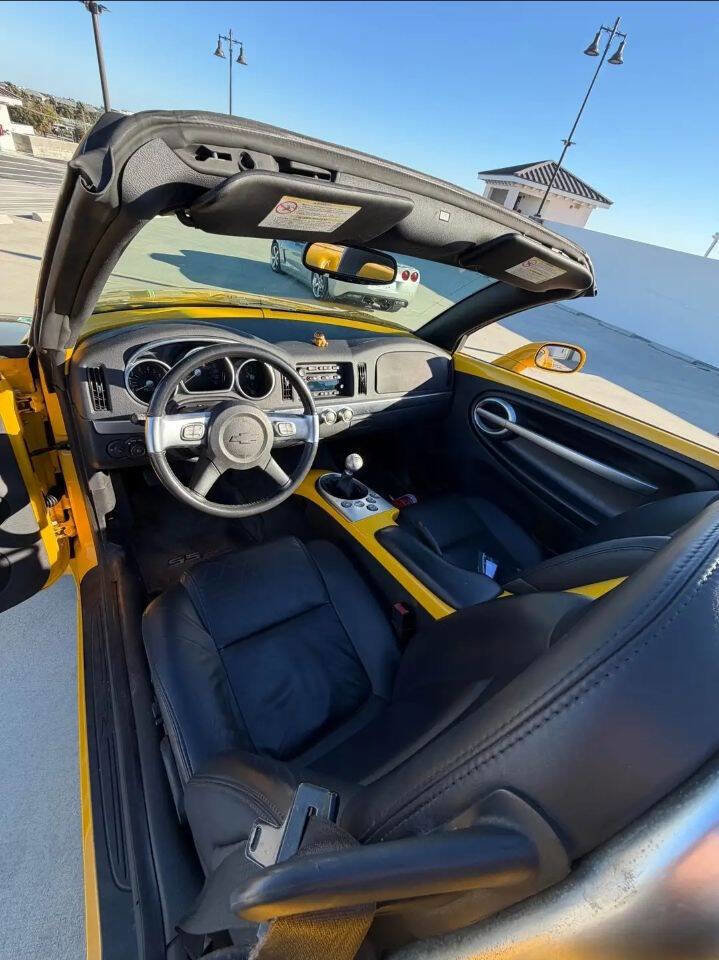 Used 2005 Chevrolet SSR LS 2dr Regular Cab Convertible w/ Preferred Equipment Group RWD image 10